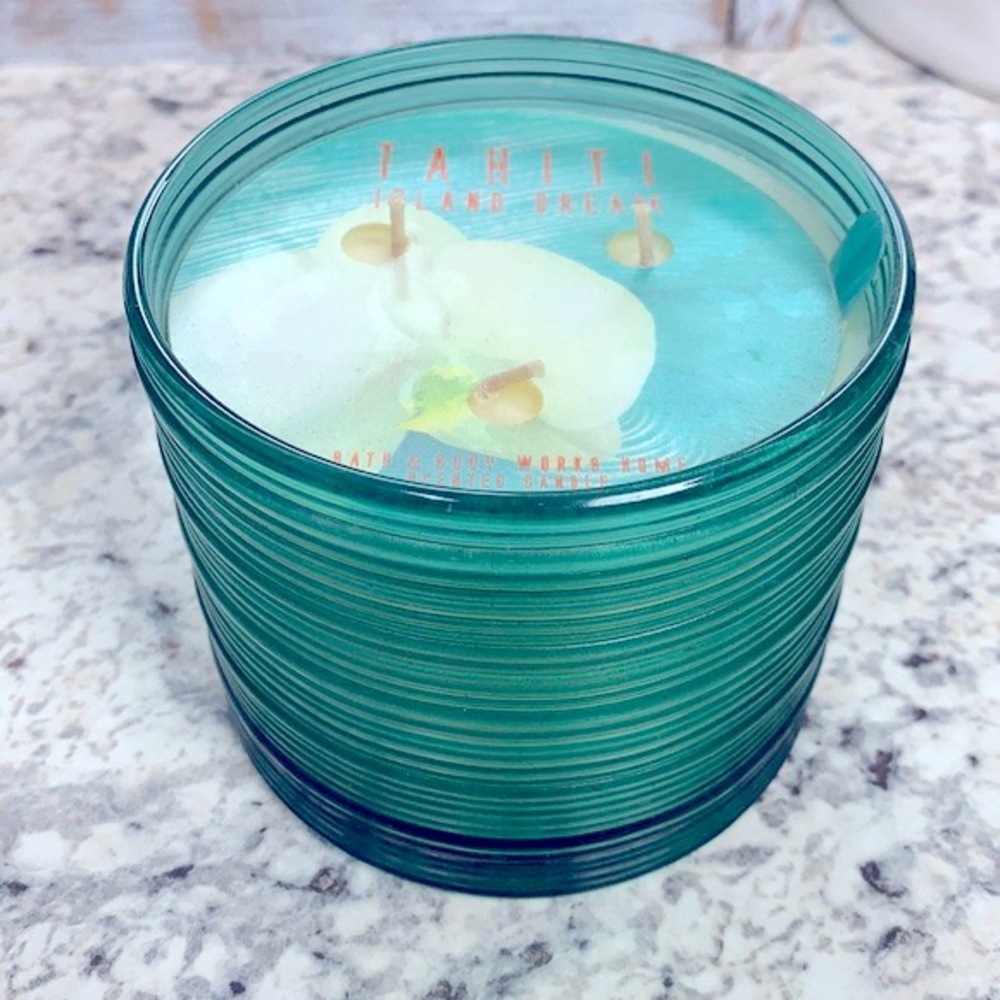 Bath & Bodyworks Tahiti Island Dream 3-wick candle